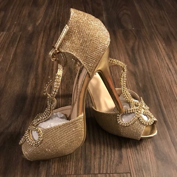 Elegant Gold Heels with Rhinestone Detailing - Picture 2 of 7